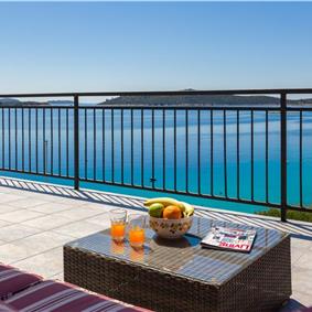 4 Bedroom Villa with Pool near Milna, Brac Island Sleeps 8 